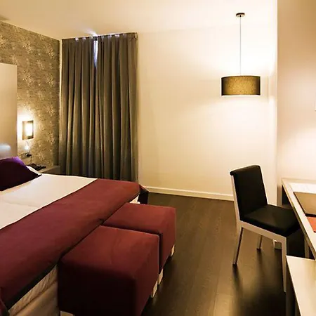Hotel Yit Via Sevilla Mairena 4*