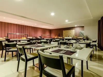 Yit Vía Sevilla Mairena Hotel 4*
