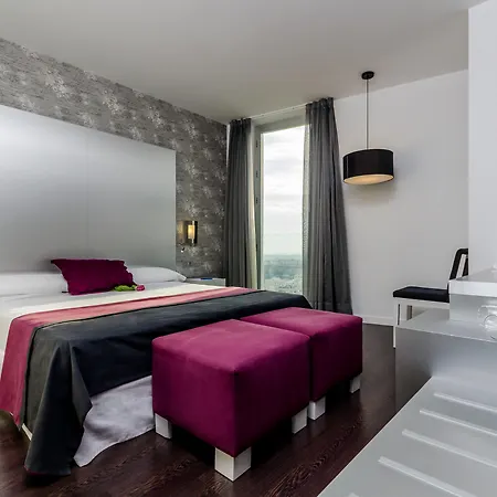 Hotel Yit Vía Sevilla Mairena