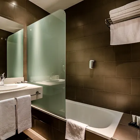 Otel Yit Via Sevilla Mairena