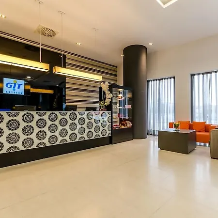 Hotel Yit Vía Sevilla Mairena 4*