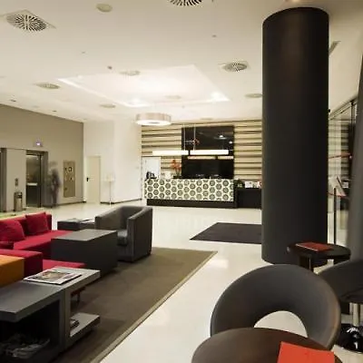 Hotel Yit Vía Sevilla Mairena 4*