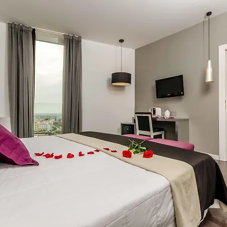 Yit Vía Sevilla Mairena Hotel Mairena del Aljarafe